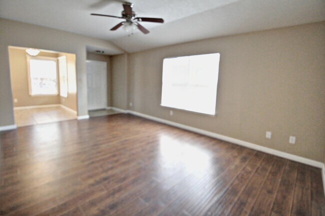 Building Photo - 1430 Hade Falls Ln