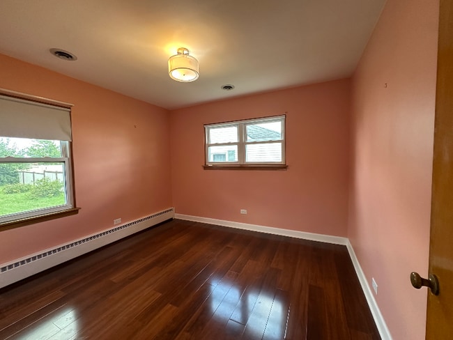 Building Photo - 421 E South St