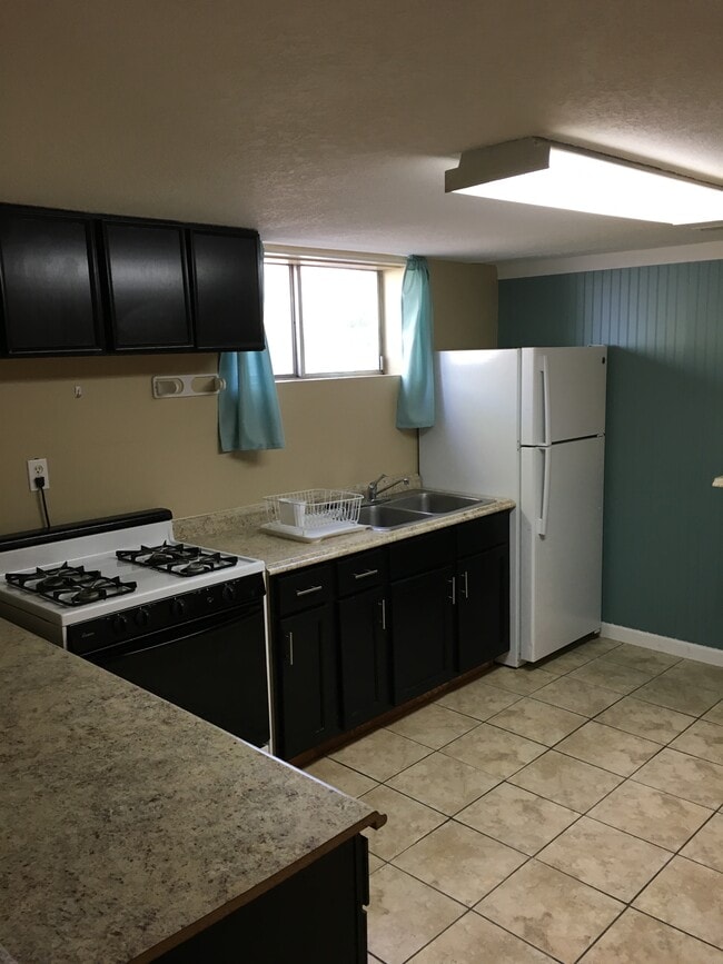 Kitchen - 299 N 100 E