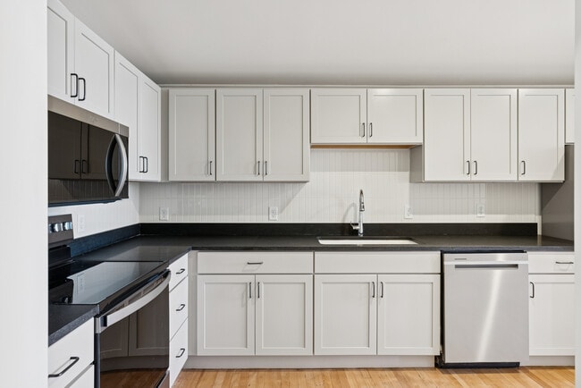 Photo - 129 Main St Apartment
