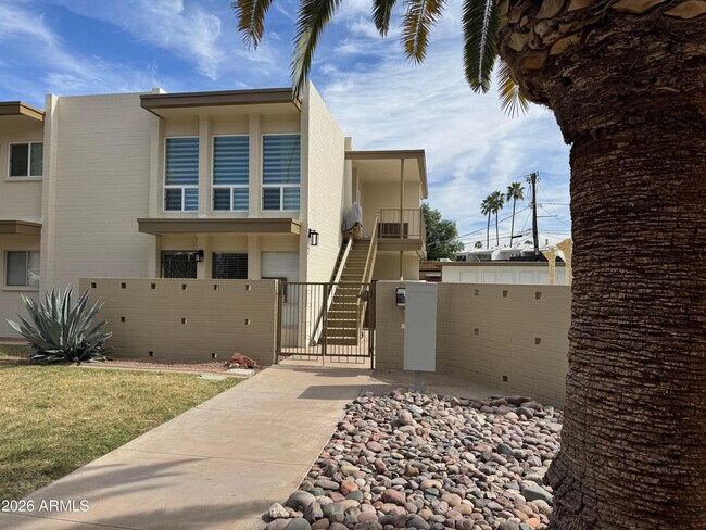Foto del edificio - 4917 N 73rd St