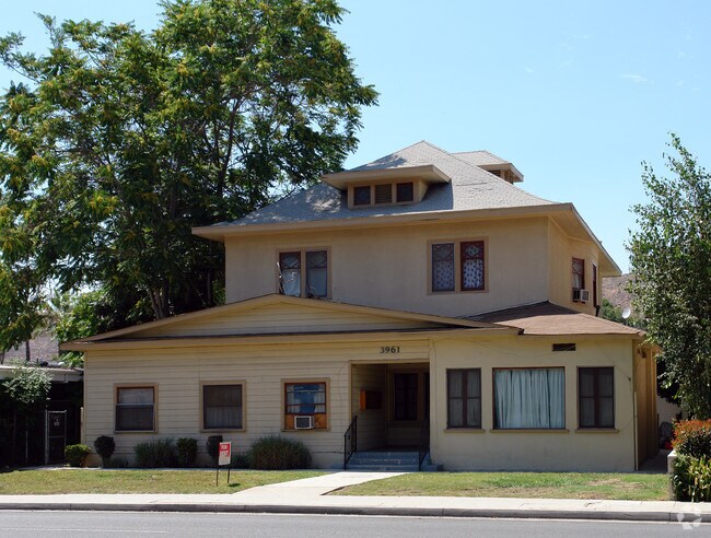 Foto del edificio - 3961 Brockton Ave