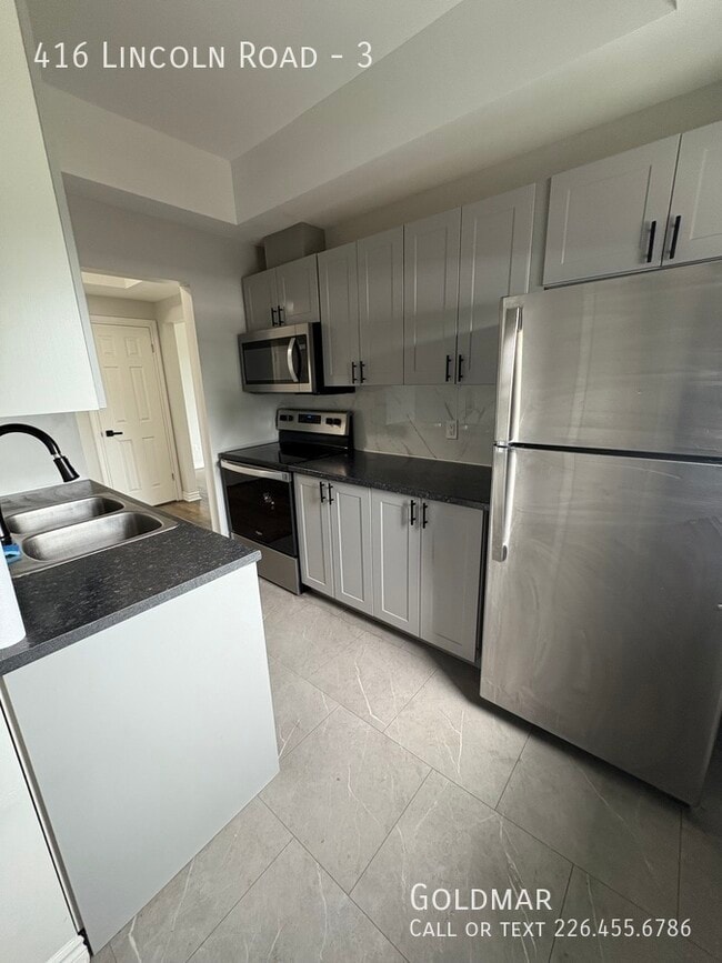 Building Photo - Luxury 2 bedroom suite in Walkerville, onl...