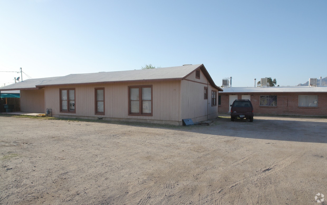 Building Photo - 743-765 E Pastime Rd
