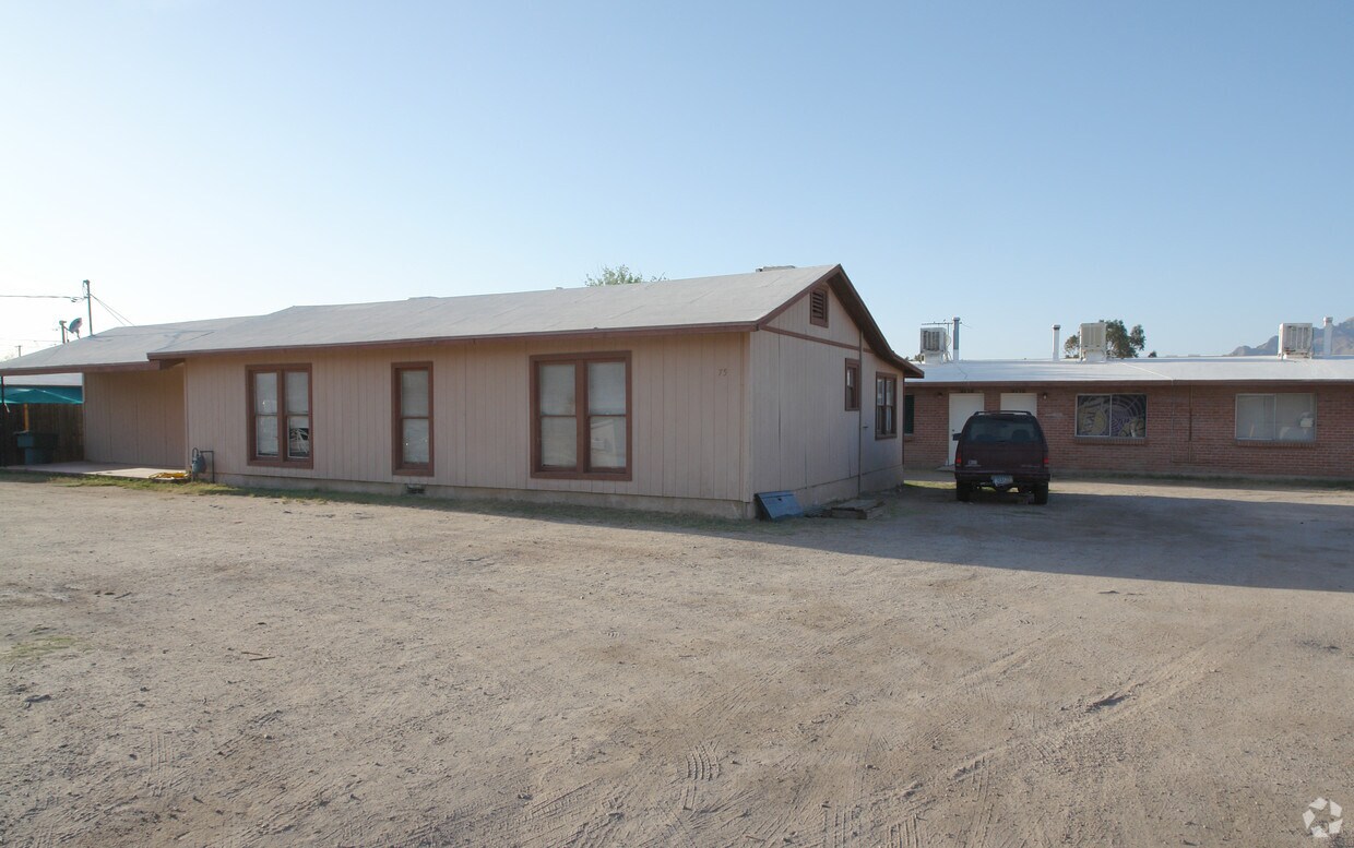 Foto del edificio - 743-765 E Pastime Rd