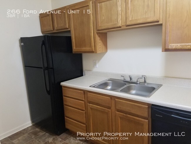 Building Photo - 3BR 1BA Apartment Style Unit, Standardsville