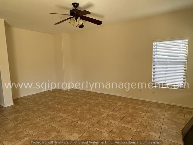 Building Photo - 5 BEDROOM SOUTH PHOENIX HOME!