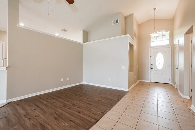Foto del edificio - 8562 Fort Thomas Way