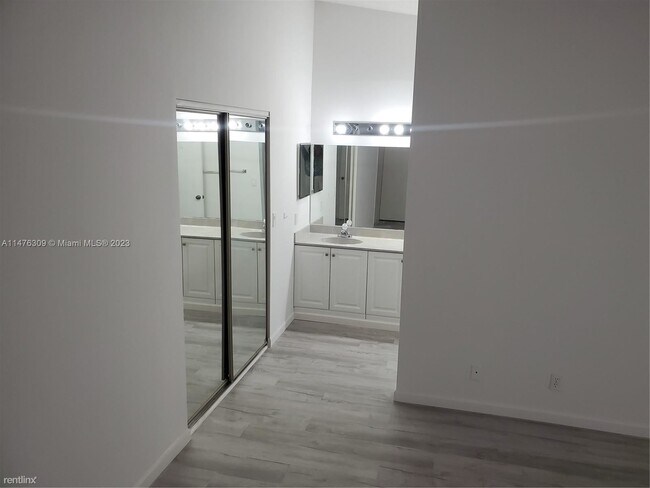 Building Photo - 3 br, 2 bath House - 10845 Palm Spring Dr
