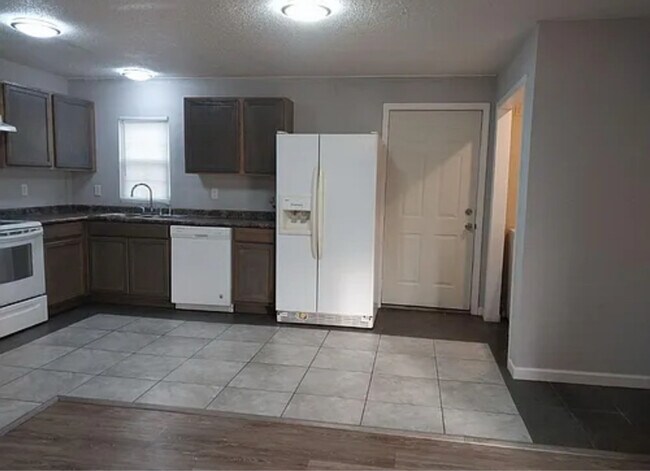 Foto del edificio - 4566 Knoxville Hwy