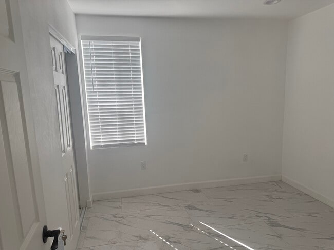 Building Photo - 1077 Euclid Ave