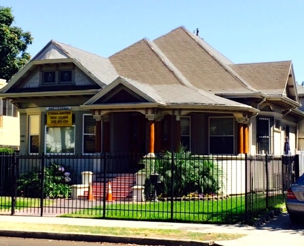 Building Photo - 1286 W 29th St