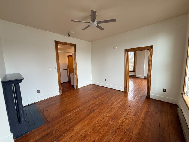 Building Photo - 265 N Limestone