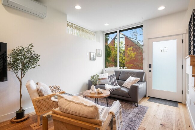 Foto del edificio - 65 W Dravus St