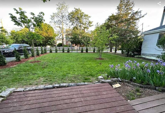 Foto del edificio - 341 Shawomet Ave