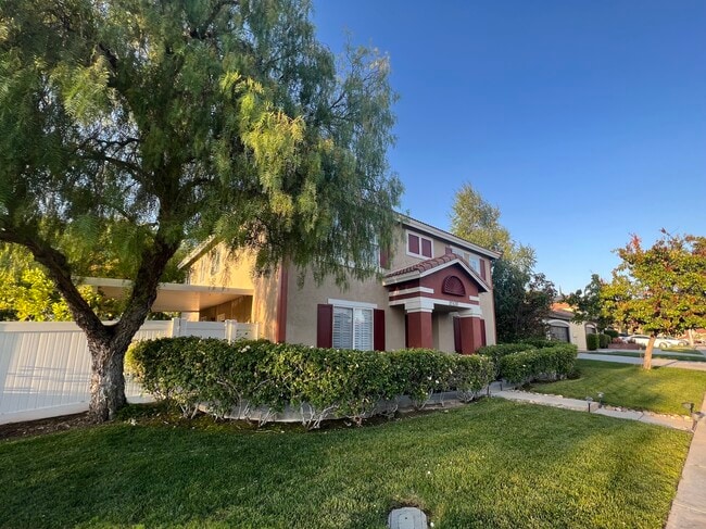 Front Yard - 27530 Sierra Madre Dr