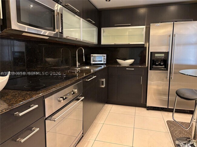 Foto del edificio - 3301 N Country Club Dr