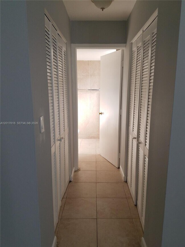 Foto del edificio - 16851 NE 23rd Ave