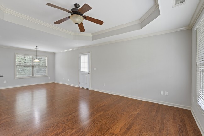 Photo - 335 Embry Ln House