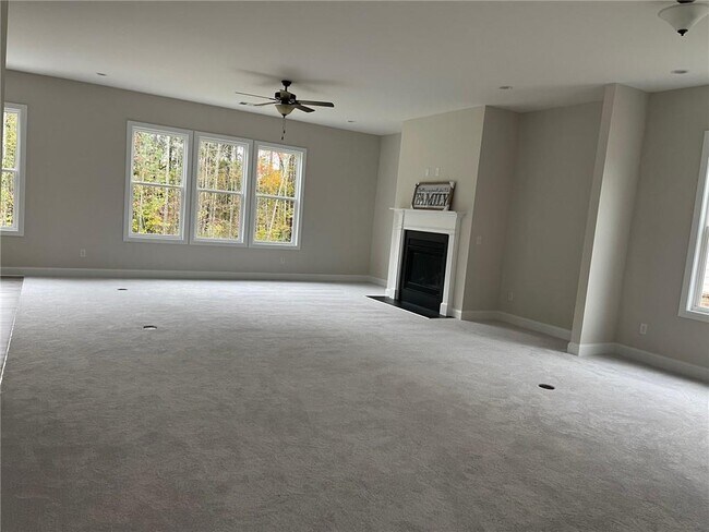 Building Photo - 3750 Crestland Ln