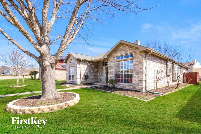 Building Photo - 2804 Pinnacle Dr