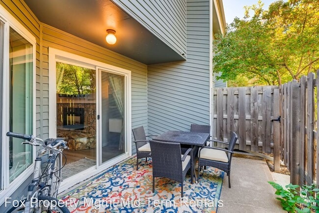 Building Photo - 2 br, 2.5 bath House - 1795 Alpine Ave