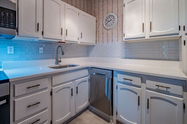 Foto del edificio - Cozy 2 Bedroom Apartment