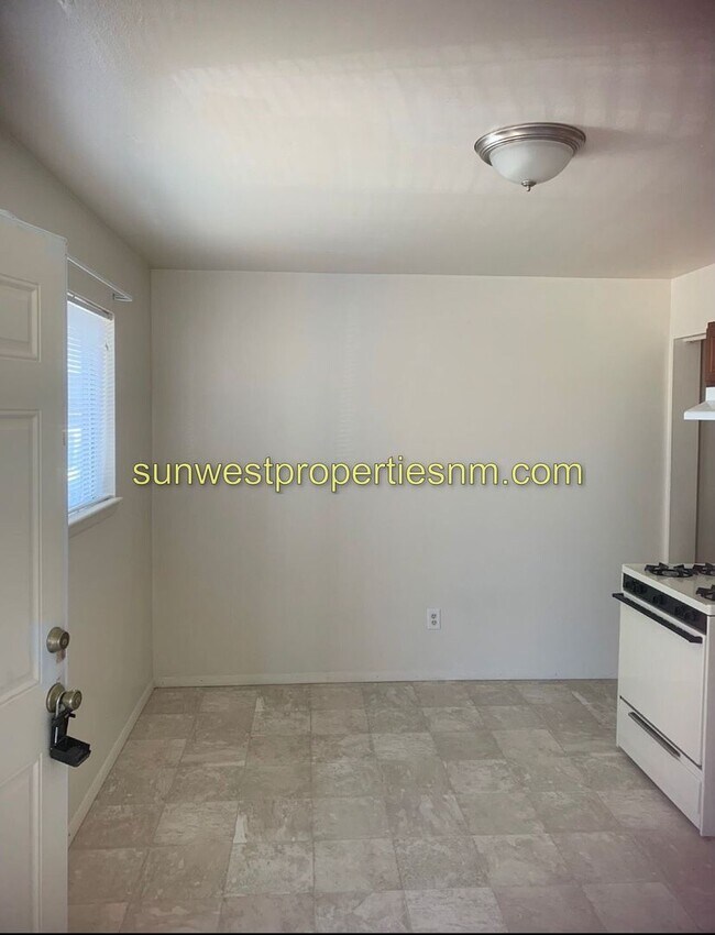 205 S Eva Ln Unit A, Bloomfield, NM 87413 Room for Rent in