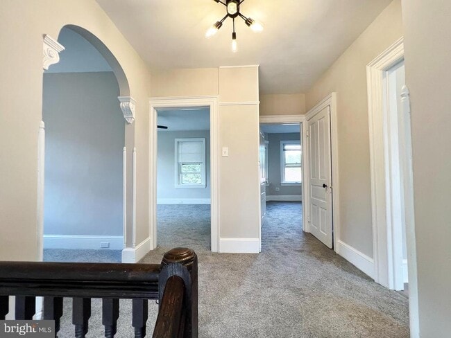 Building Photo - 323 S Main St