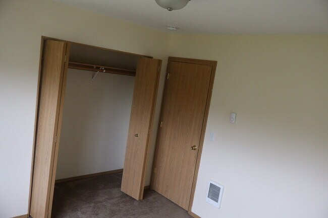 Foto del edificio - 8464 N Hendricks St