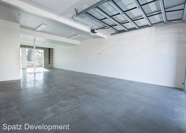 Building Photo - 941 Marina Way S