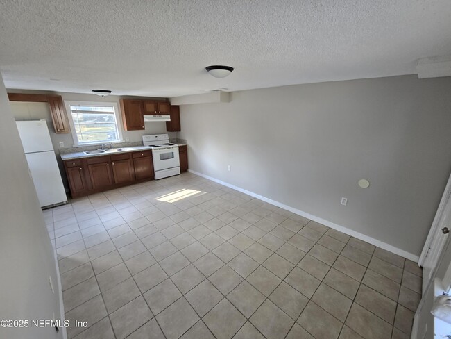 Foto del edificio - 5156 107th St