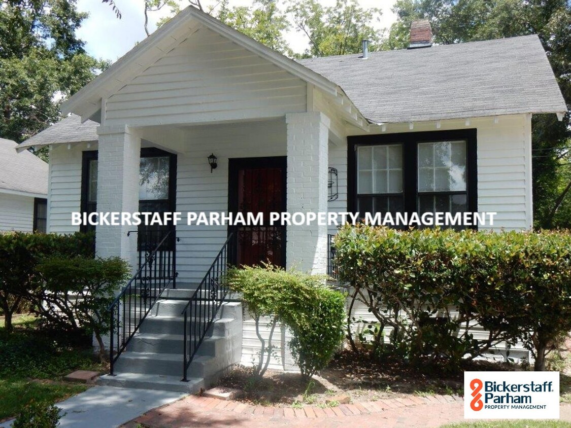 Primary Photo - Home Located off Lawyers Lane!