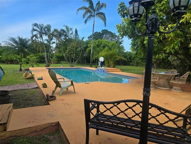 Building Photo - 12401 SW 47th St