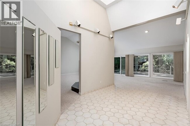 Building Photo - 4189 Inglewood Dr