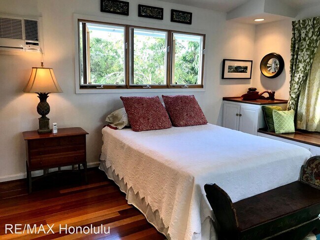 Building Photo - 2 br, 1 bath House - 188 Aikahi Loop