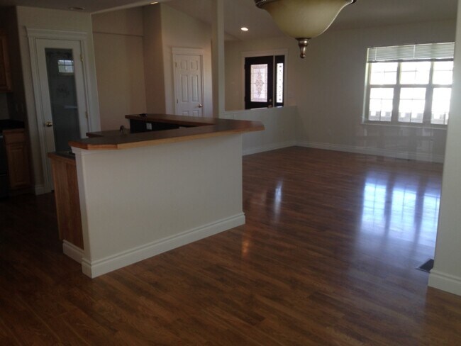 Building Photo - 3438 Curlew St
