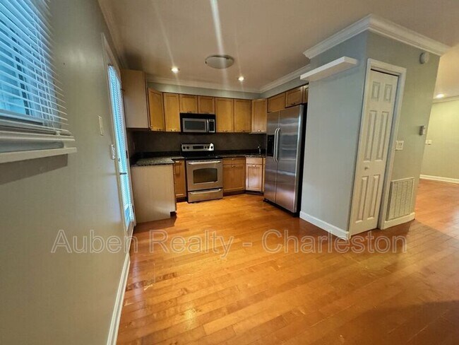 Foto del edificio - 730 Harbor Ln