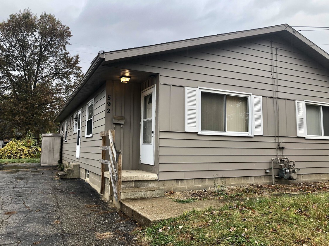 592 Parkview Ave, Akron, OH 44310 Condo for Rent in Akron, OH