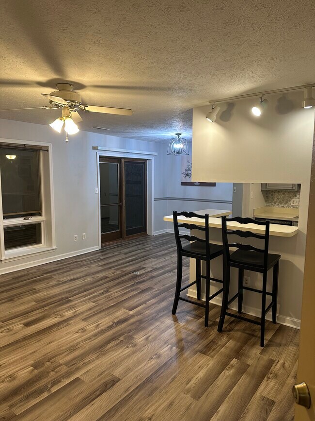 Building Photo - 23240 Chestnut Oak Ct
