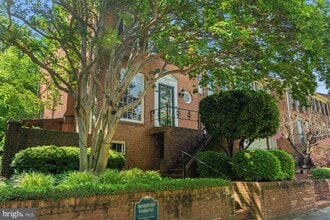 Building Photo - 919 S Lee St