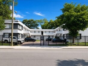 Building Photo - 551 NE 62nd St