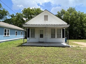 Building Photo - 1105 S Adams St