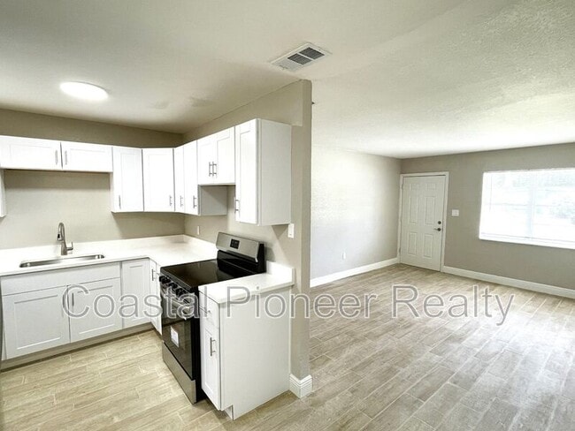 Foto del edificio - 8310 Croton Ave