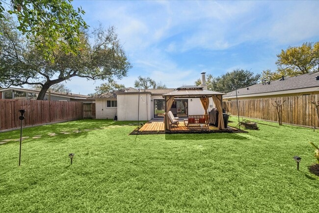 Building Photo - 5226 Nina Lee Ln