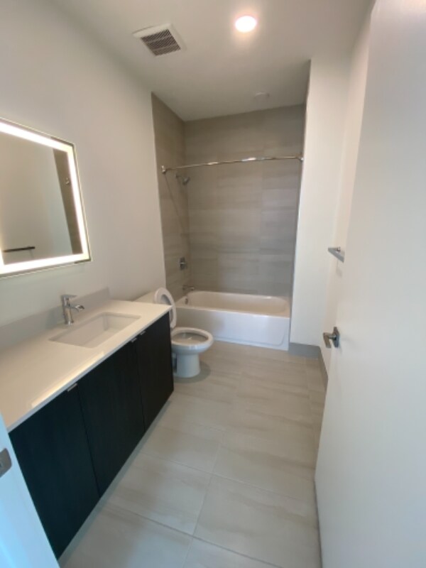 Foto del edificio - 102 NW 13th Ct