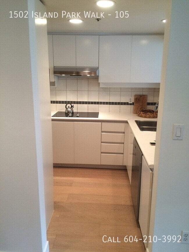 Photo du bâtiment - Furnished 1 Bedroom Suite – Prestigious Is...