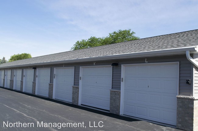 Building Photo - 30-82 N Berger Pkwy