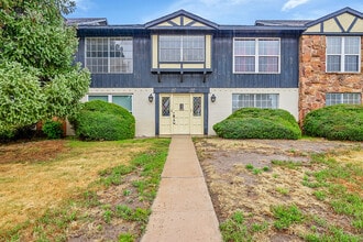 Building Photo - 2902 Airport Rd Building Photo - 2902 Airport Rd