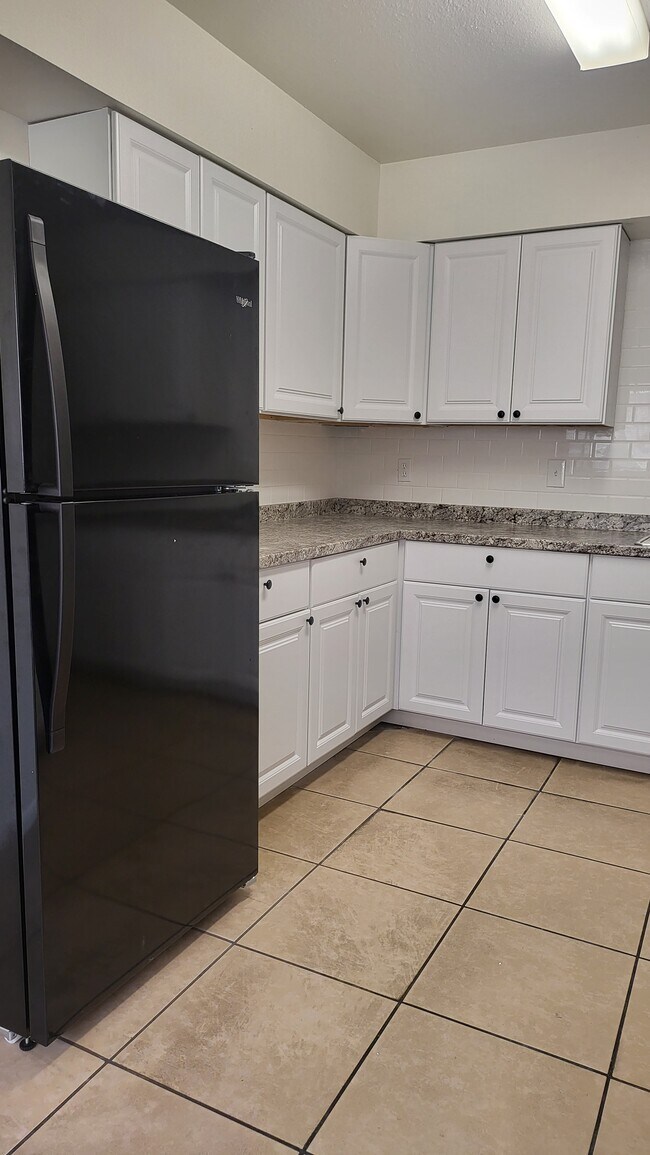 Building Photo - 3439 College View Ct